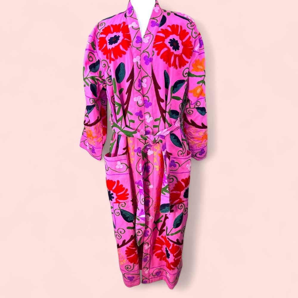 Handmade embroidered The Suzanna size LGE-XXL‎ Kimono/Robe with belt